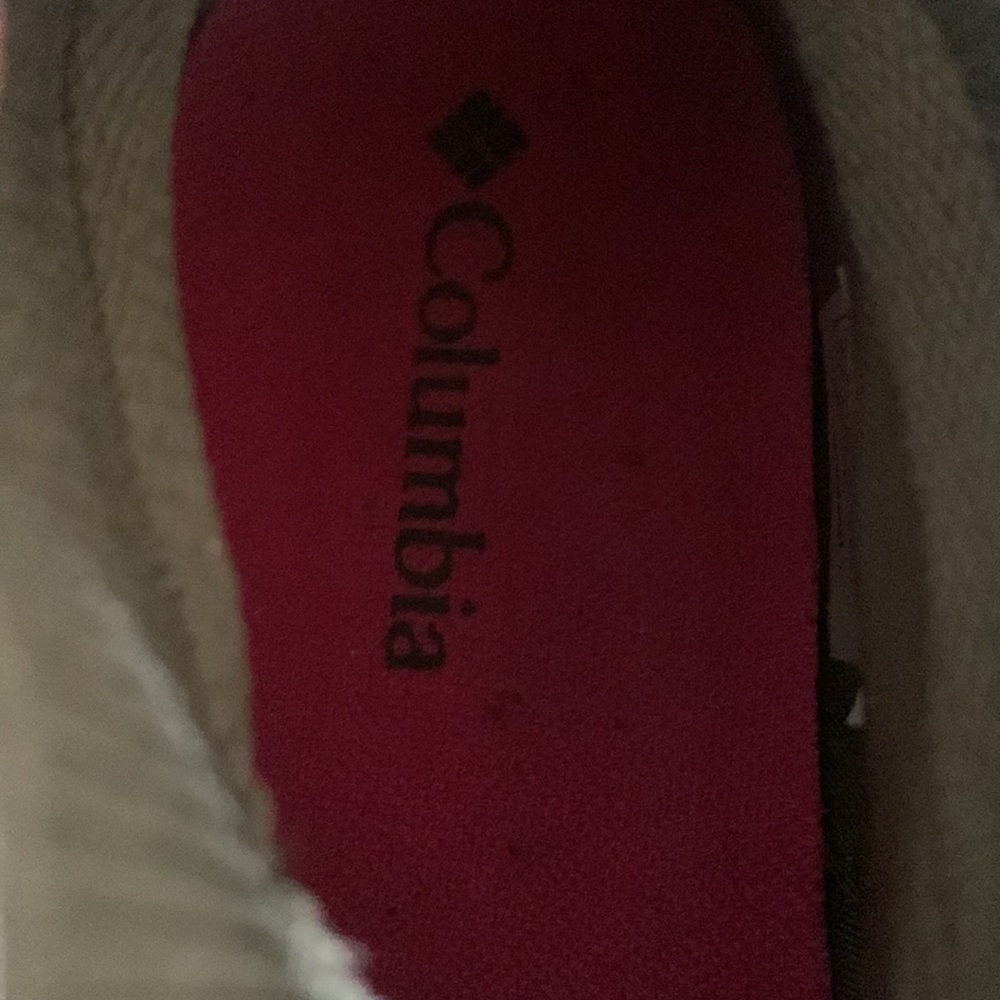 Women’s adidas hikers worn once! Size 8.5 waterproof, Out dry. - Picture 6 of 8